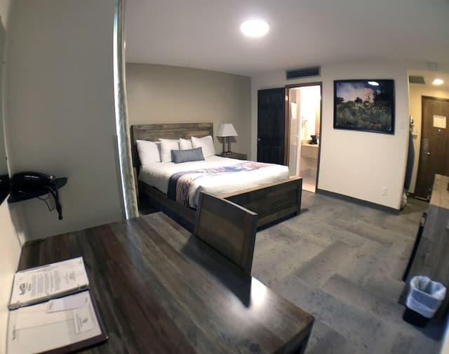 Economy Room, 1 Queen Bed (Near Ice Machine)