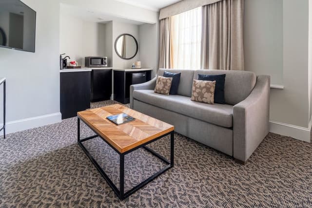 Premier King Executive Suite