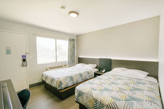 Room, 2 Double Beds, Non Smoking (Accessible)