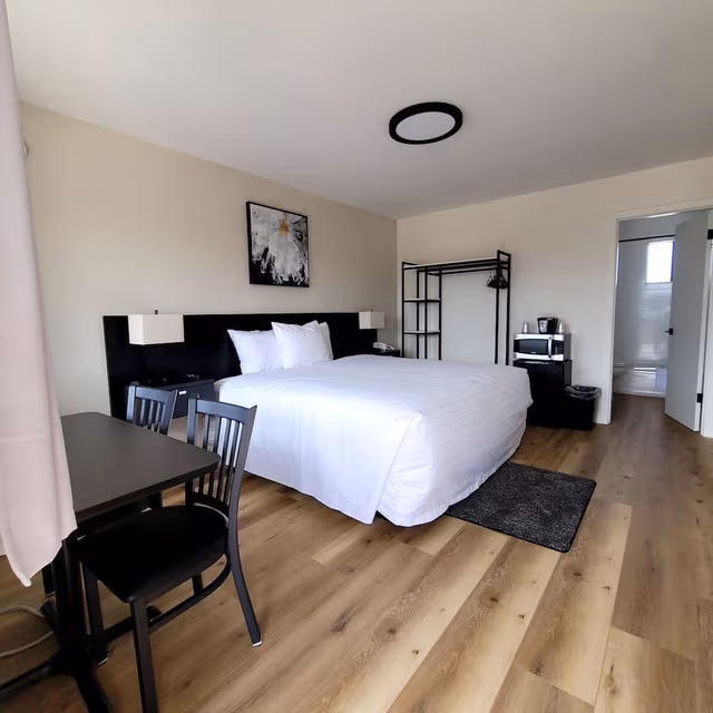 Deluxe Room, 1 King Bed