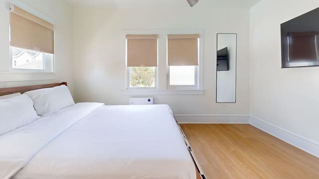 Two Bedroom Queen Suite with Kitchen