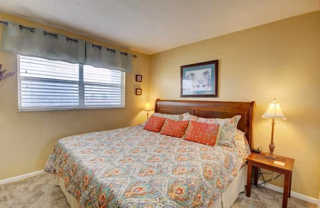 Condo, 2 Bedrooms, Patio, Courtyard View