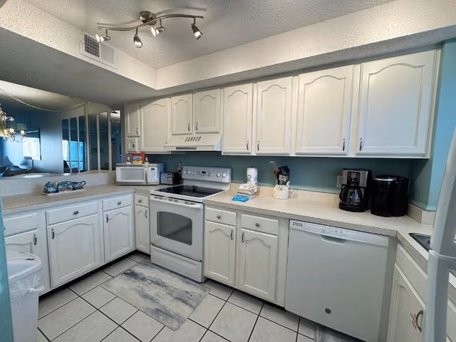 Condo, 2 Bedrooms, Patio, Courtyard View