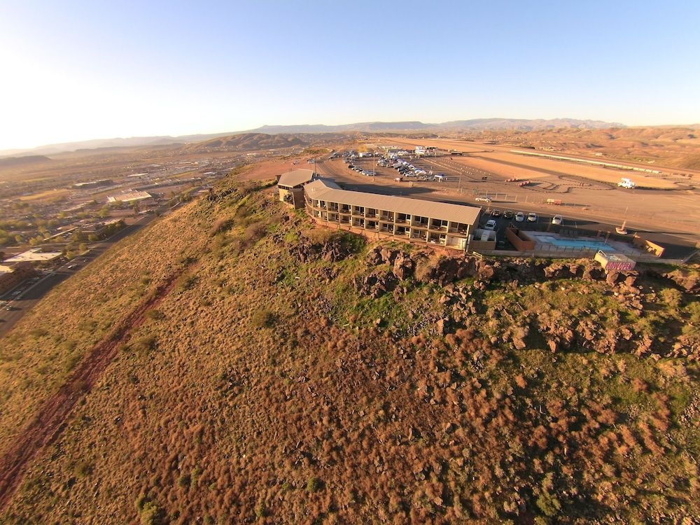 Inn on the Cliff2