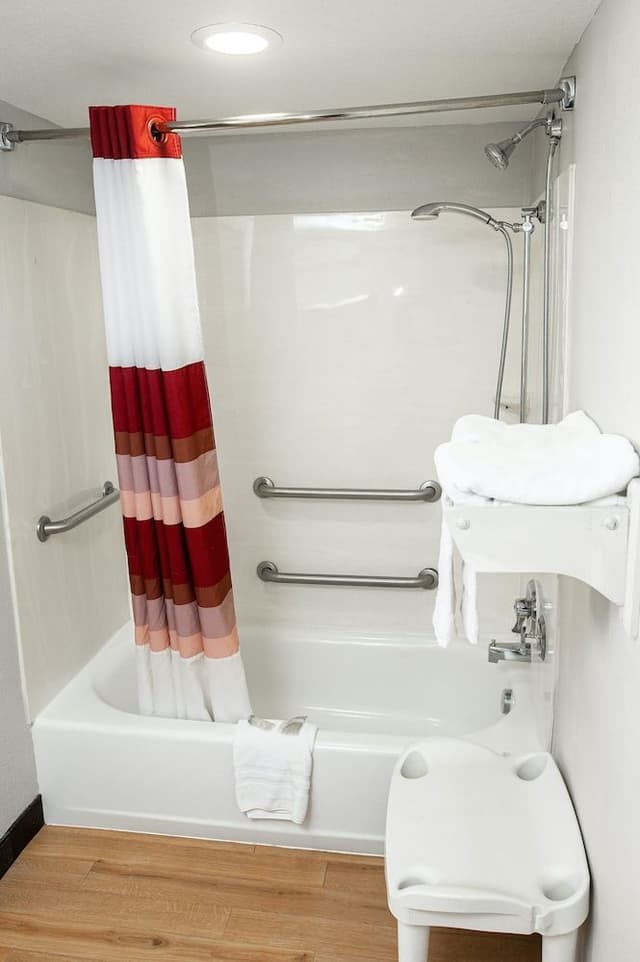 Superior Room, 1 King Bed, Accessible (Smoke Free)