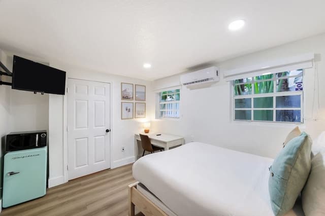 Standard Room, 1 Queen Bed, Private Bathroom (Self check-in)