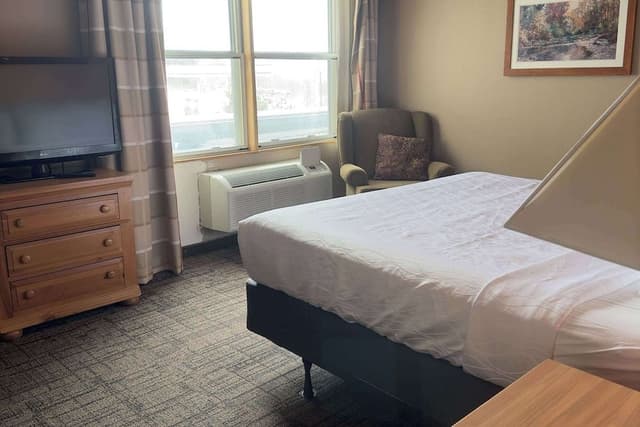 Suite, 1 King Bed, Accessible, Non Smoking