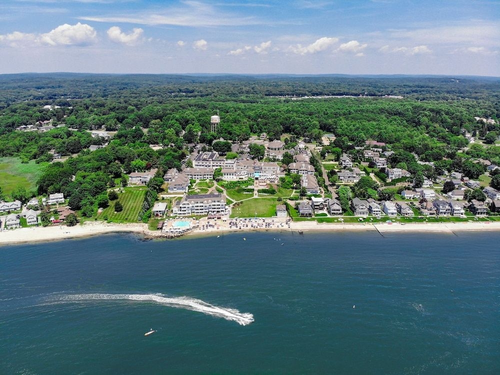 Waters Edge Resort and Spa1
