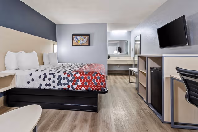 Standard Room, 1 King Bed