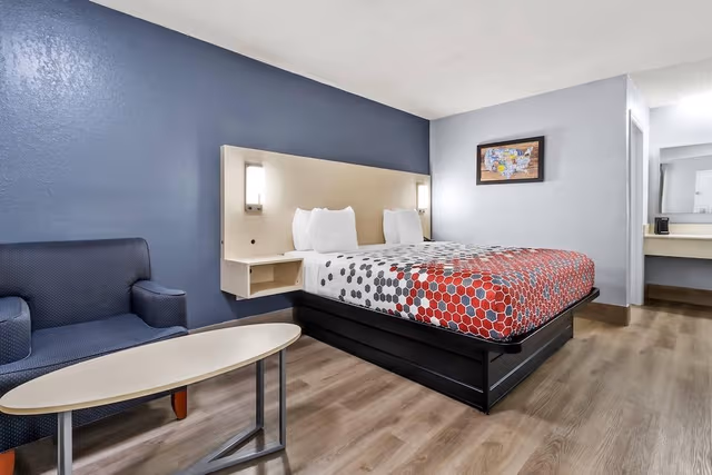 Standard Room, 1 King Bed