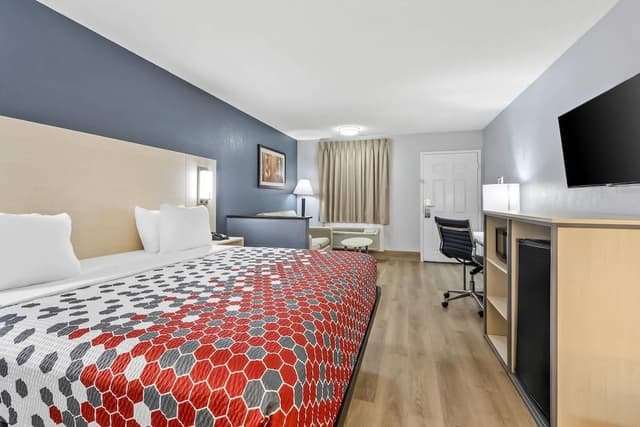 Standard Room, 1 King Bed