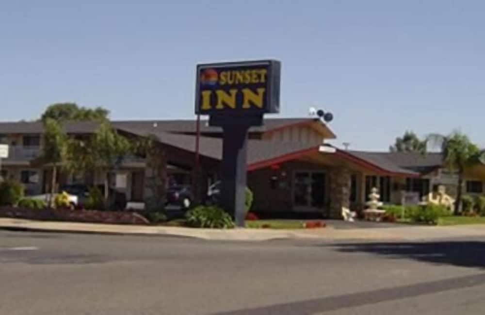 SUNSET INN SUNSET INN