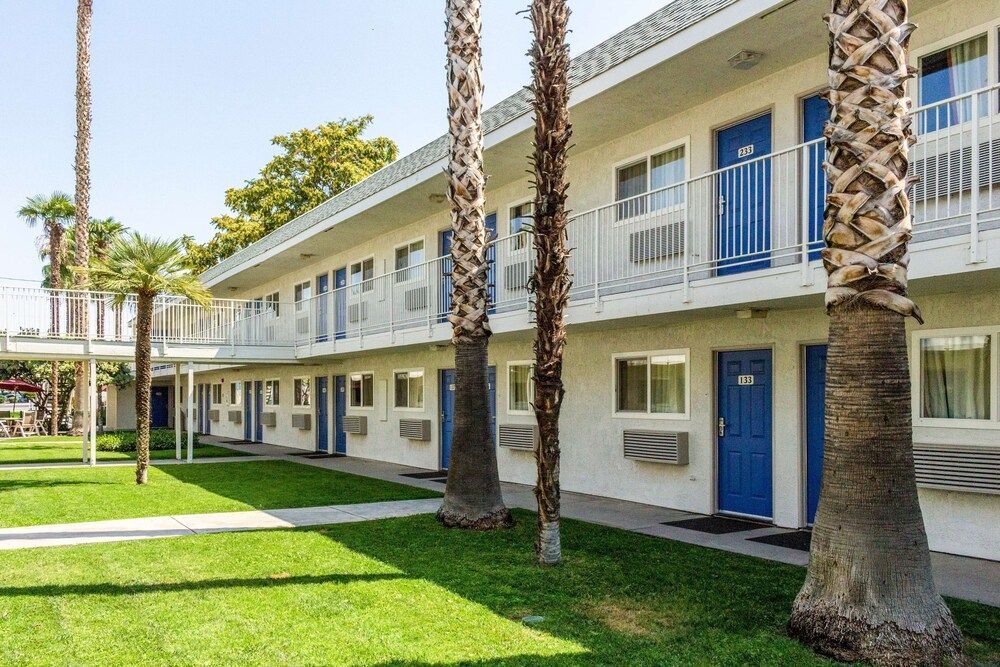 Motel 6 Bakersfield East0