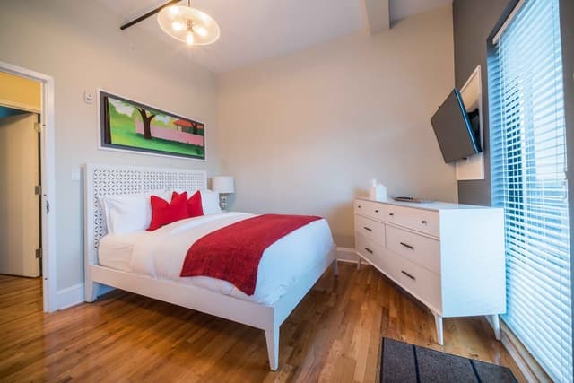 Luxury Penthouse, 2 Bedrooms, Balcony