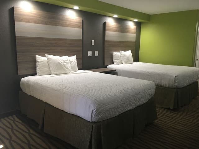 Deluxe Room, 2 Queen Beds, Smoking