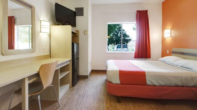 Standard Room, 1 Queen Bed, Non Smoking