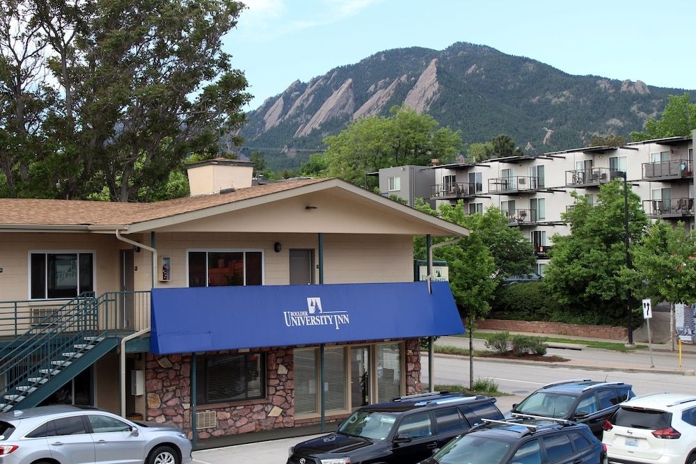 Boulder University Inn0