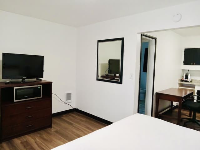 Studio, 1 King Bed, Kitchenette