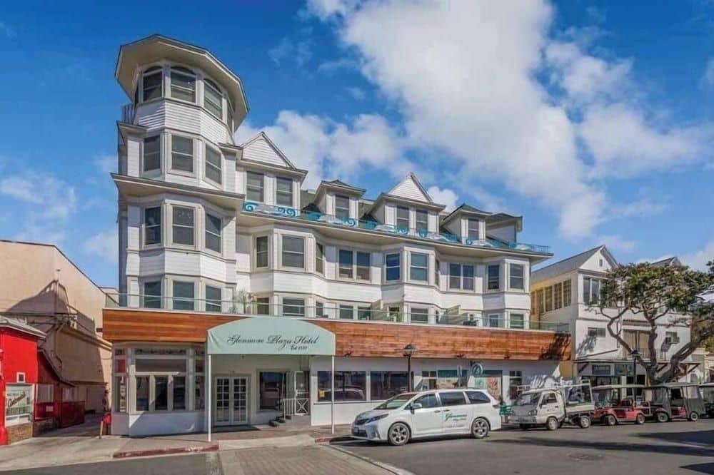 Glenmore Plaza Hotel Glenmore Plaza Hotel