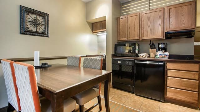 Suite, 2 Bedrooms, Accessible