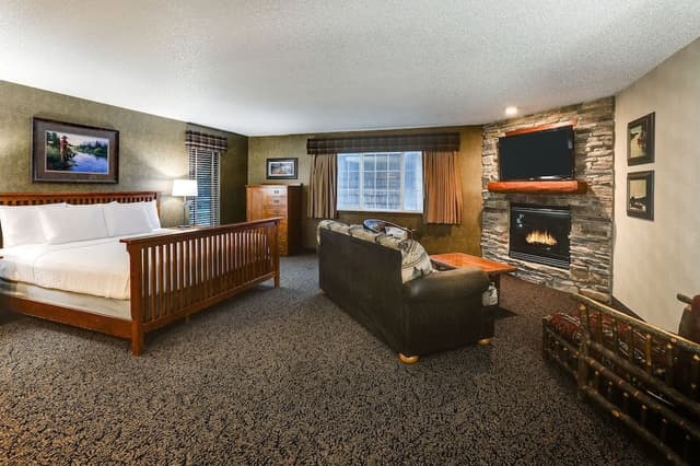 Theme Suite with Whirlpool