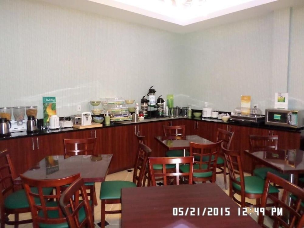 Quality Inn4