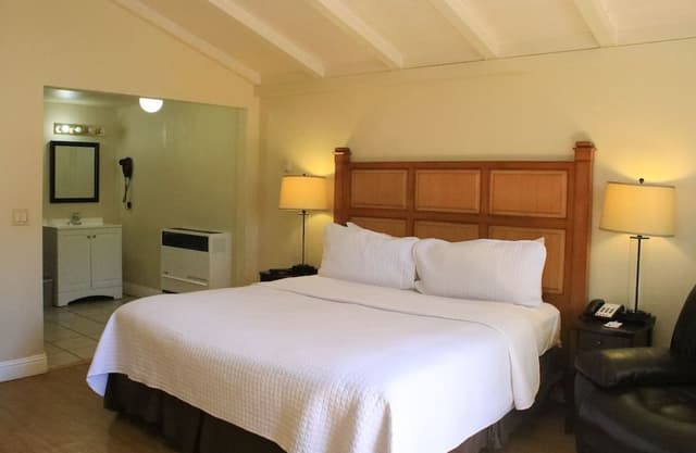 Cottage, 1 King Bed