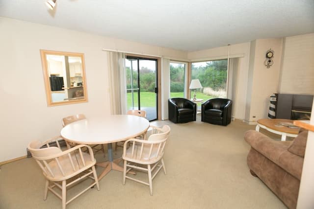 Deluxe Room, Multiple Beds, Kitchen, Pool View (1 Bedroom Dlx Unit-Room 112-No Pets)