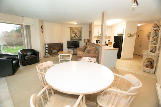Deluxe Room, Multiple Beds, Kitchen, Pool View (1 Bedroom Dlx Unit-Room 112-No Pets)