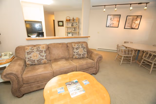Deluxe Room, Multiple Beds, Kitchen, Pool View (1 Bedroom Dlx Unit-Room 112-No Pets)