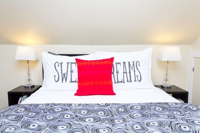 NO. 5 Attic Suite