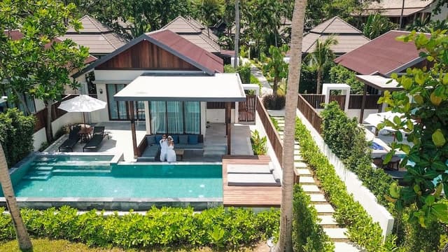 One Bedroom Beachfront Pool Villa