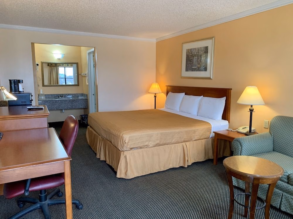 Regency Inn Fairfield2