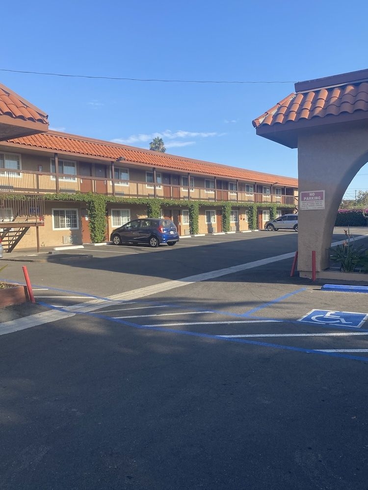 Americas Best Value Astoria Inn and Suites2