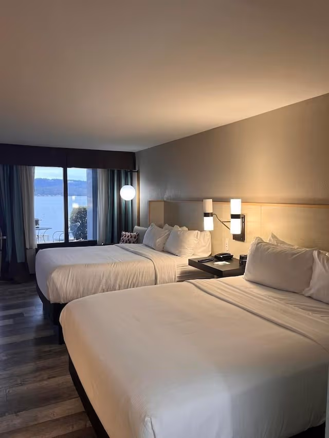 Deluxe Room, 2 Queen Beds, Non Smoking (Lakefront)