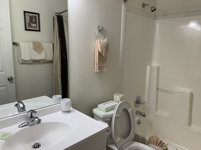 Condo, 2 Bedrooms (404)