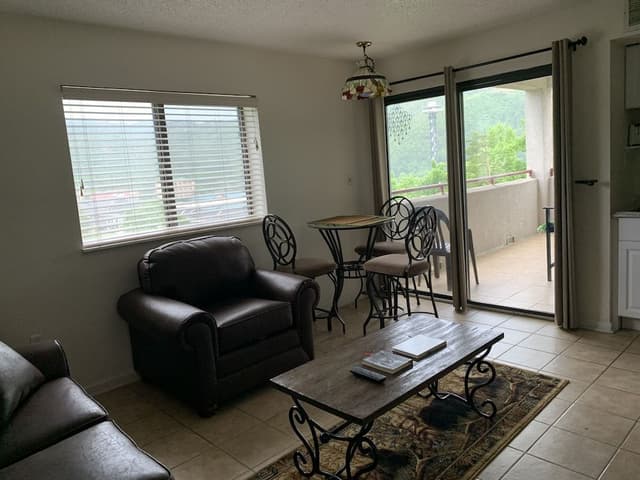 Condo, 2 Bedrooms (404)