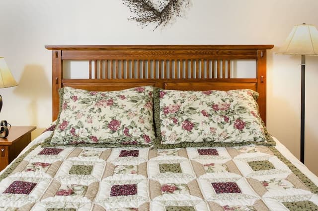 Family Room, 2 Bedrooms, 2 Bathrooms (condominium)