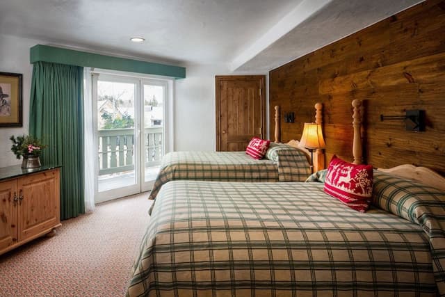 Vail Mountain 2 Bedroom Suite 1 King and 2 Doubles 1 Floor