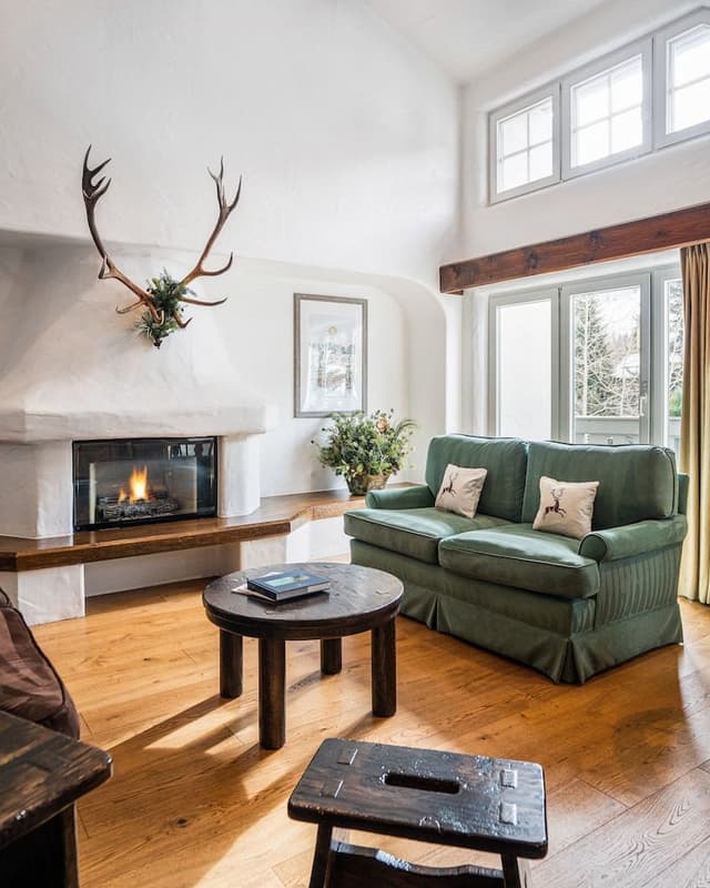 Vail Mountain 2 Bedroom Suite 1 King and 2 Doubles Bi Level