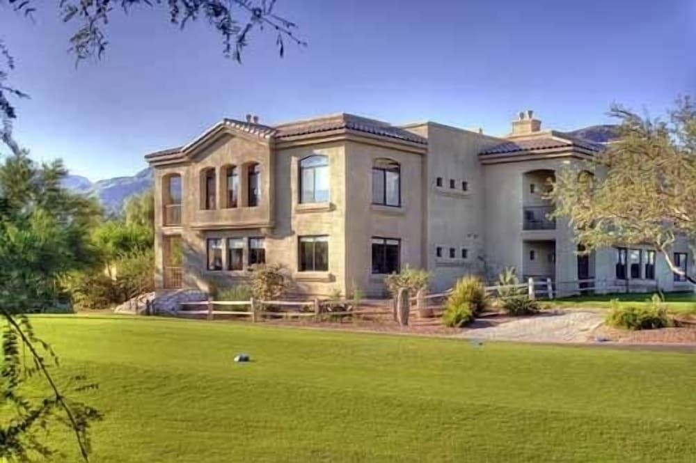Casitas at Sabino Springs2