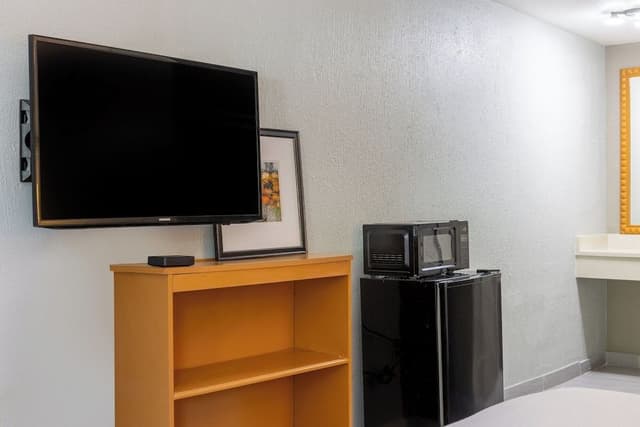 Deluxe Suite, 2 Queen Beds, Non Smoking, Refrigerator & Microwave