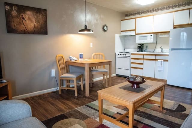 Standard Queen Suite, 1 Bedroom, Full Kitchen