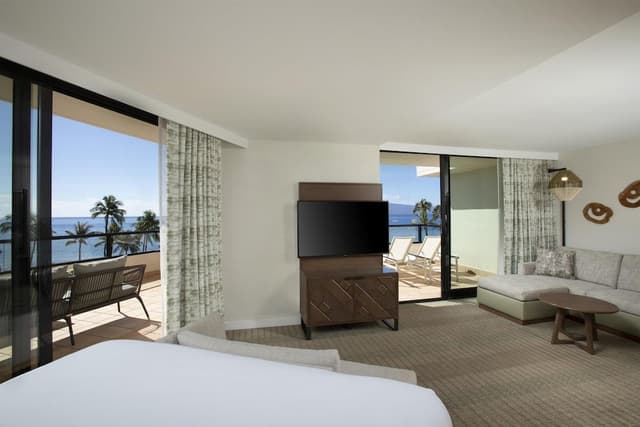 Room, 1 King Bed with Sofa bed, Ocean View, Corner