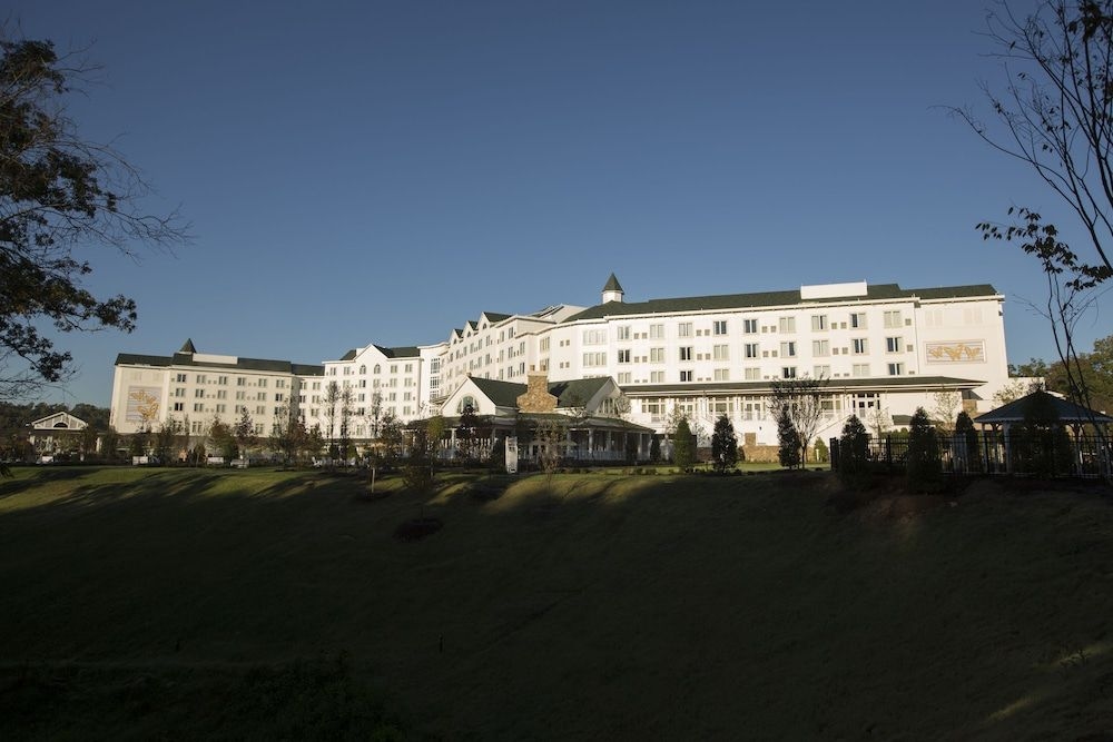 Dollywood's DreamMore Resort2