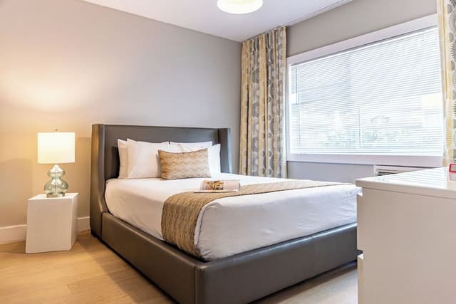 One Bedroom Queen Suite