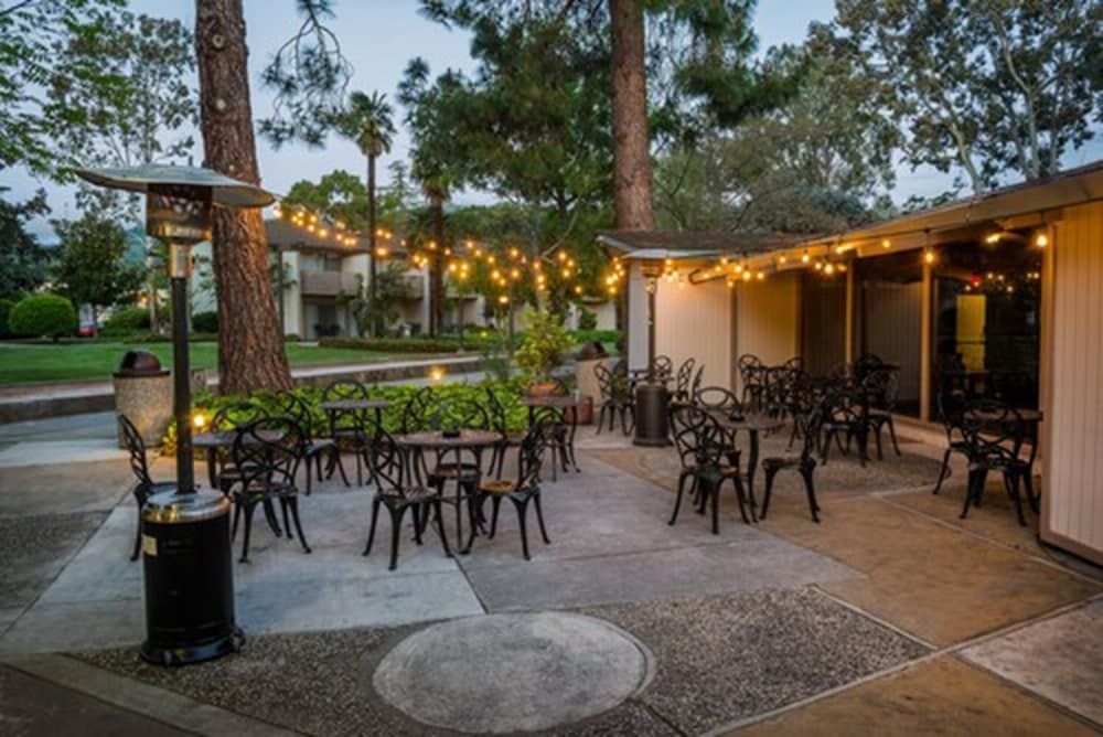 Los Gatos Lodge4