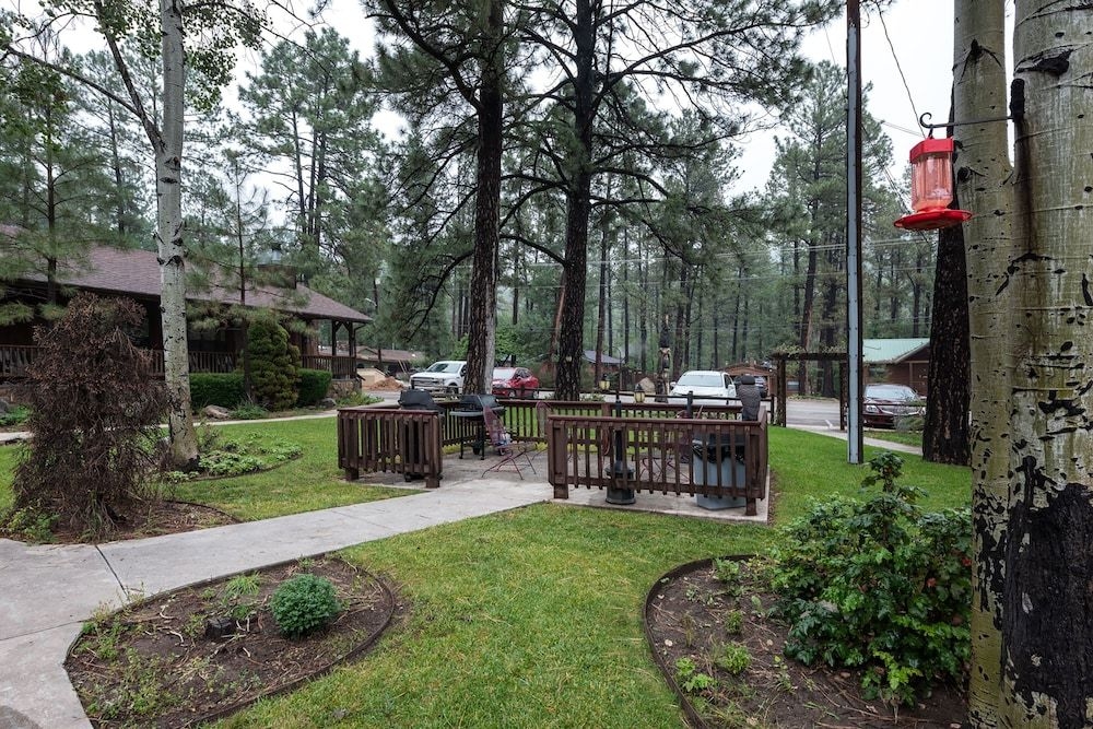 Shadow Mountain Lodge and Cabins2
