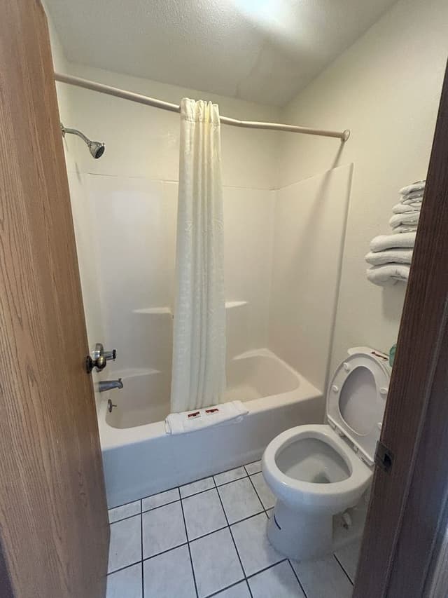 Room, 2 Queen Beds, Non Smoking