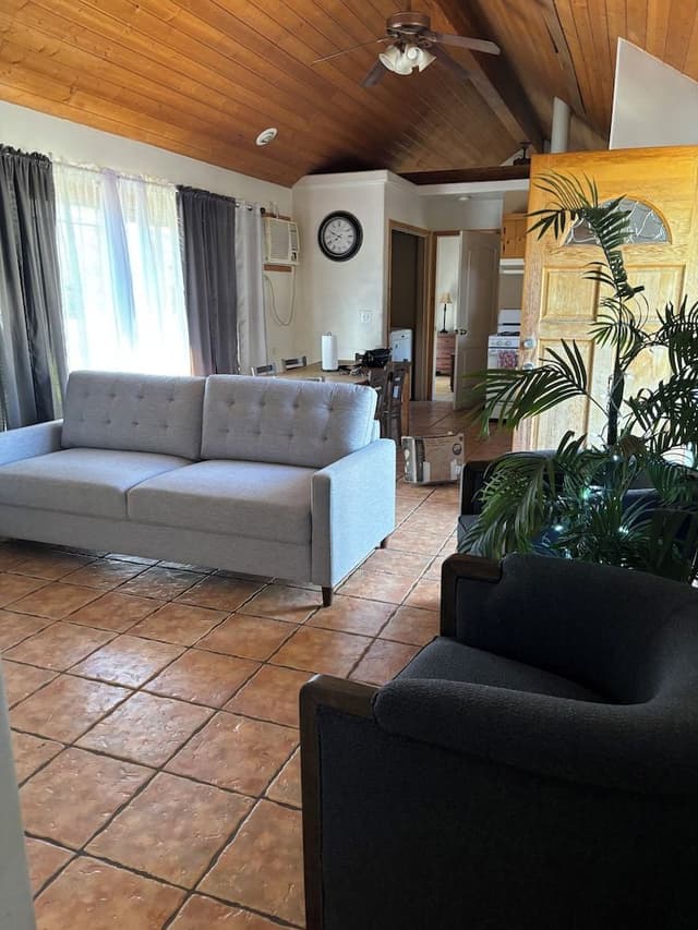 2 Bedroom River Front Cabin with a Loft #10